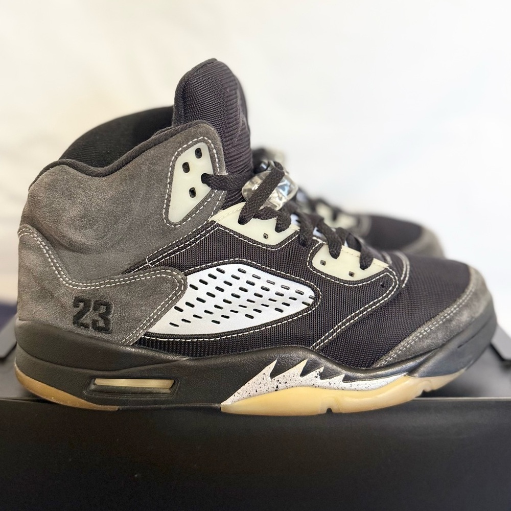 AUTHENTIC Jordan 5 Retro Anthracite size 8.5 BD0731-00 2021 PRE-OWNED